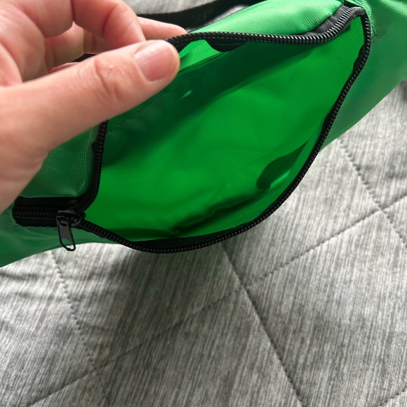 Pabst Blue Ribbon Shamrock Fanny Pack/Belt Bag - Picture 3 of 7